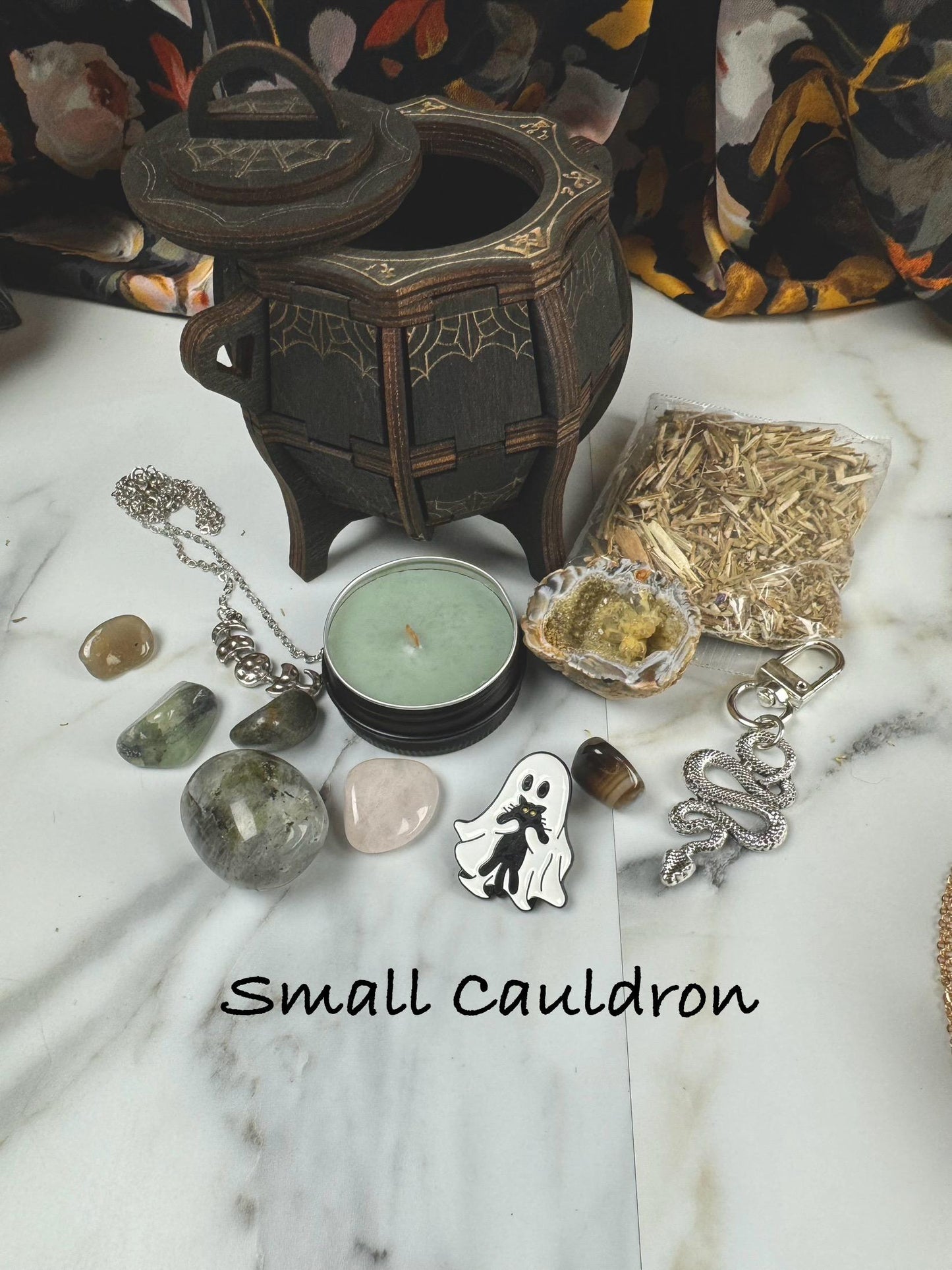 Miniature Wooden Witch's Cauldron with Lid - Mystical Decor for Spellcraft and Halloween
